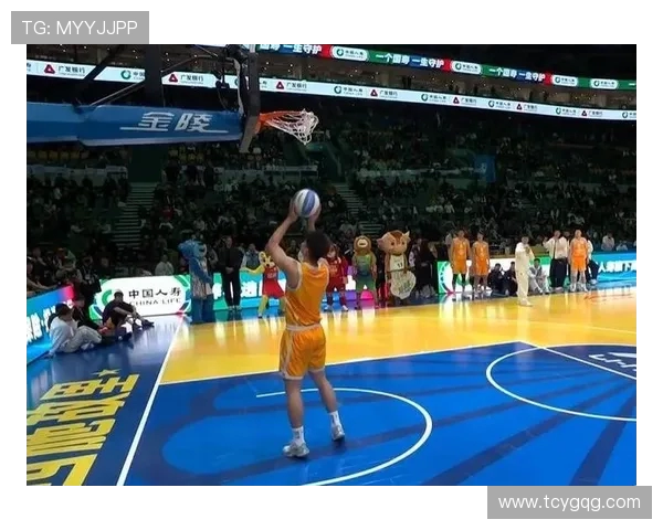 刘冠杉扣篮前搞笑一幕想砸篮网却三投全失引发全场爆笑 刘冠杉扣篮前搞笑一幕想砸篮网却三投全失引发全场爆笑