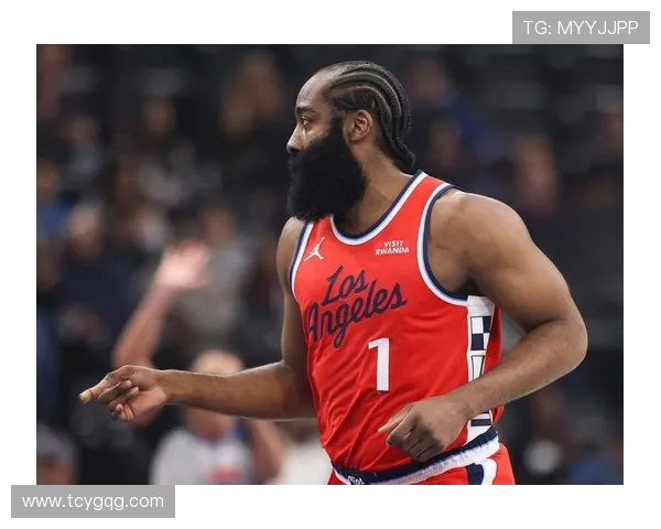 基翁埃利斯：哈登在中场时激励了我们并在下半场带领球队前进